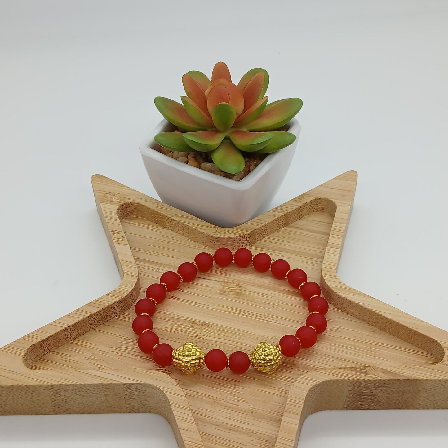 سوار نسائي من العقيق الأحمر غير اللامع