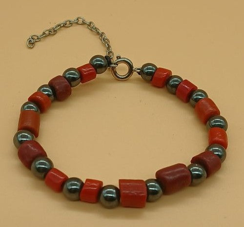 bracelet-mixte-gris-rouge-anna-chris1